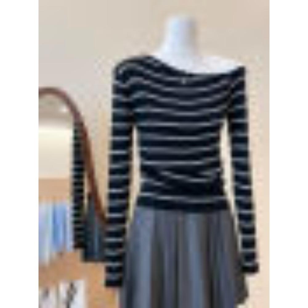 This Off-the-shoulder, Color-blocking Striped Long-sleeved Knitted Sweater Is A Slimming and Form-fitting Top for Women In Early Autumn