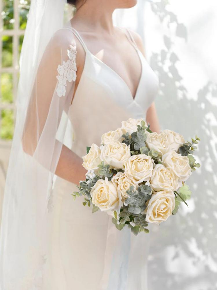 12Pcs Artificial Rose Flower with Single Stem 36cm Silk Material Fake Roses Used To Decorate The Bridal Bouquet Wedding Center Decorations Flower Wall