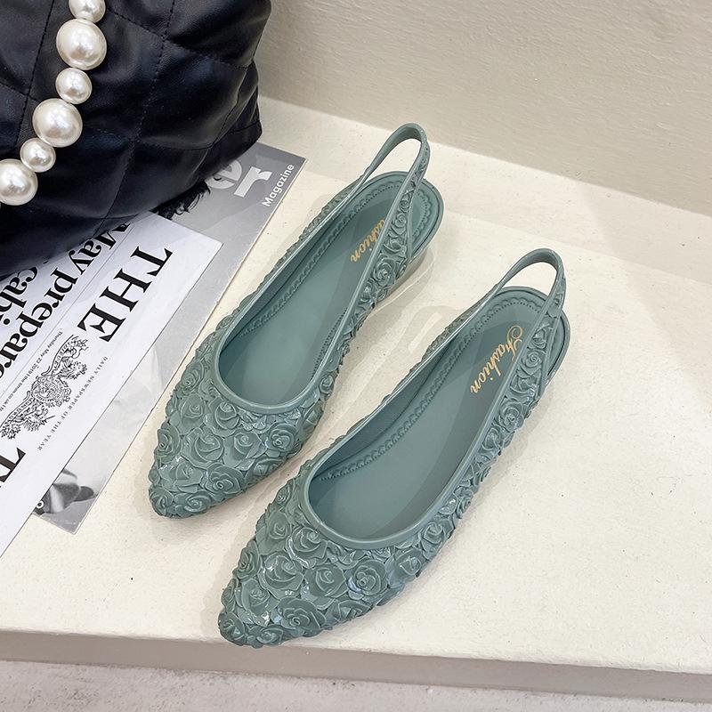 

Женские летние сандалии на танкетке с цветочным принтом красного цвета с закрытым носком и нескользящей подошвой 36