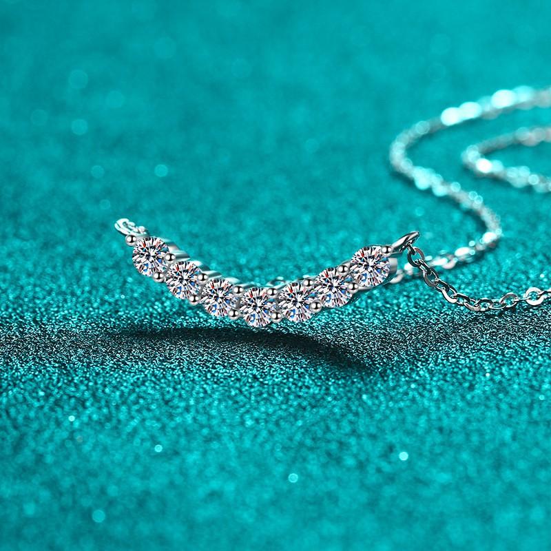 Sterling Moissanite Necklace Women 7-Stone Smiling Chain Delicate Floral Design Daily Wear Elegant Jewelry