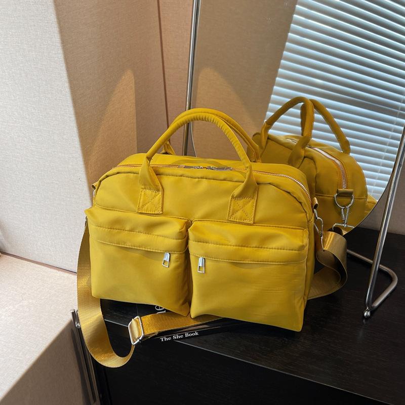 Large-capacity Casual Bag Women's New High-end Shoulder Messenger Handbag Short-distance Travel Bag