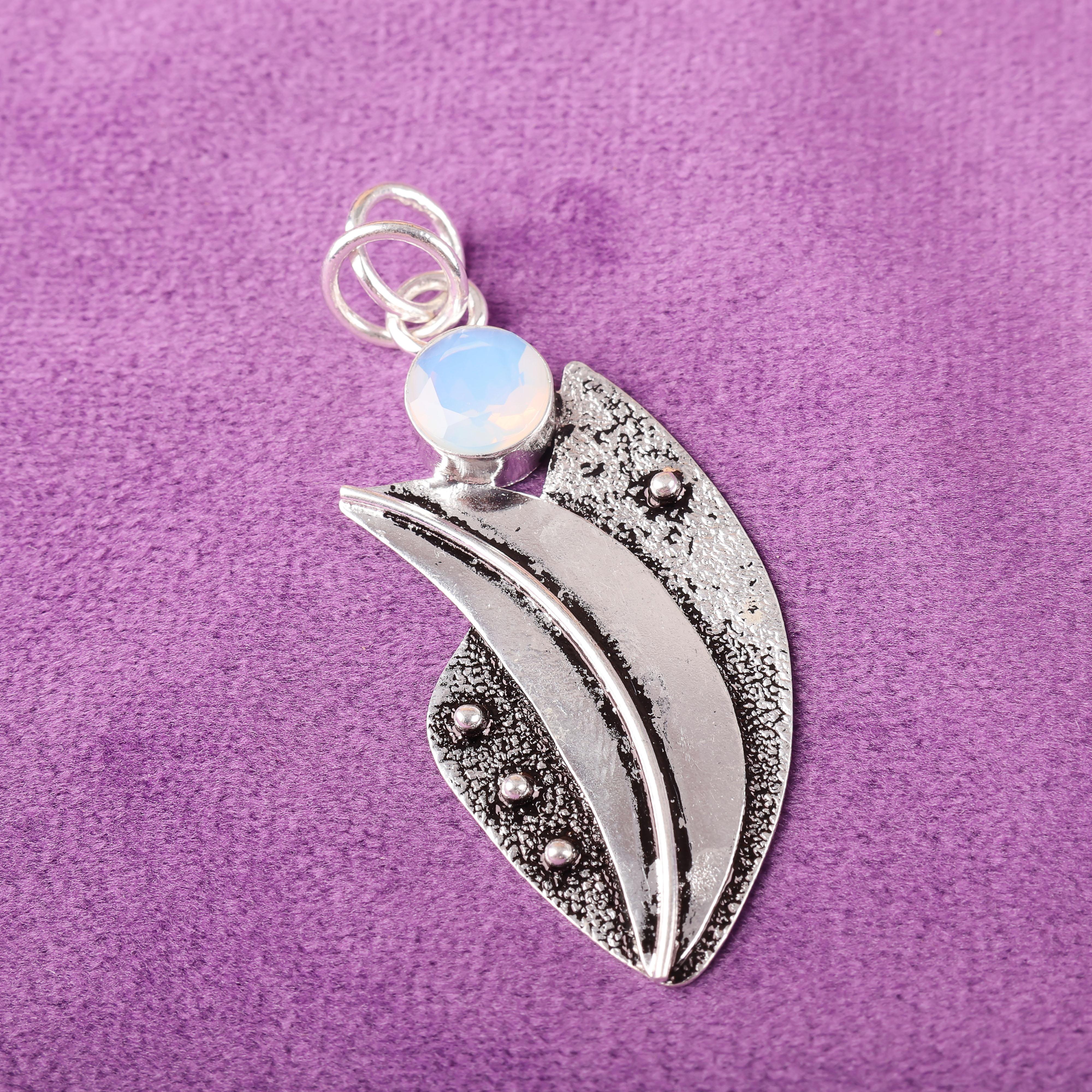 

Подвеска из молочного опала из стерлингового серебра 925 пробы, Ювелирное изделие с подвеской из драгоценного камня ручной работы, Подарки для жены, Абсолютно новая подвеска 2.05 Inches белый