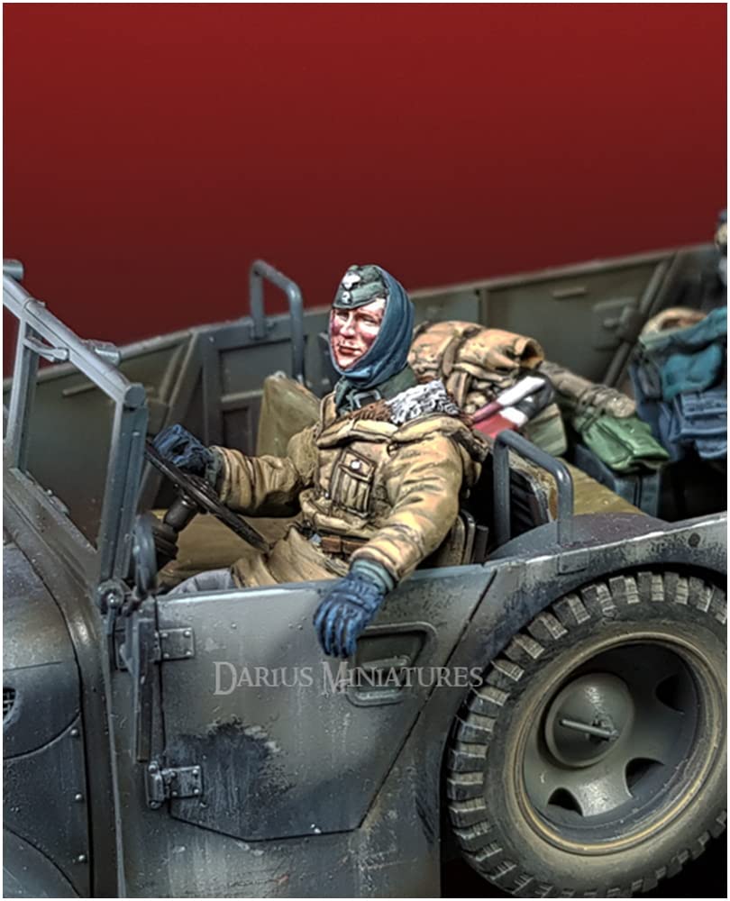 Darius Miniatures WWII German Army Waffen SS Driver with Hands on Steering Wheel Resin Kit DMF35067 1/35