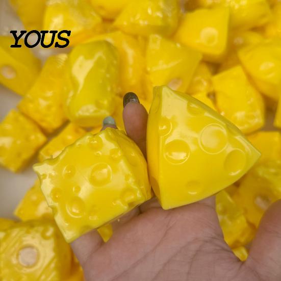 Portable Stress Ball Shapeable Cheese Squeeze Toy, Anxiety Relief Triangle Sensory Toy Slow Rising Cube Pinch Home Office Relaxation Tool
