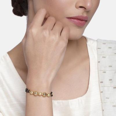Damen-Makramee-Armband mit schwarzen Perlen, vergoldet