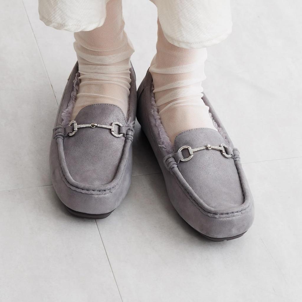 HIMIKO Himiko fluffy moccasins with beaded details, made of soft, fluffy genuine leather and featuring a warm cushioning. 651320, gray, size 245.