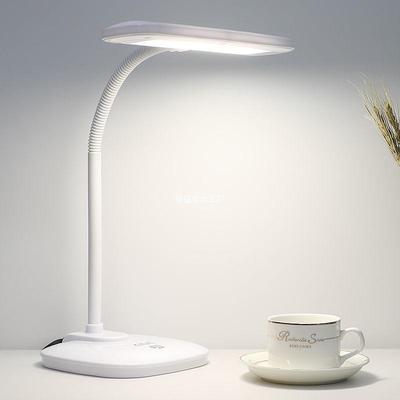 Stolní lampa na studium šetrná k očím pro vysokoškolskou kolej nebo domácí kancelář