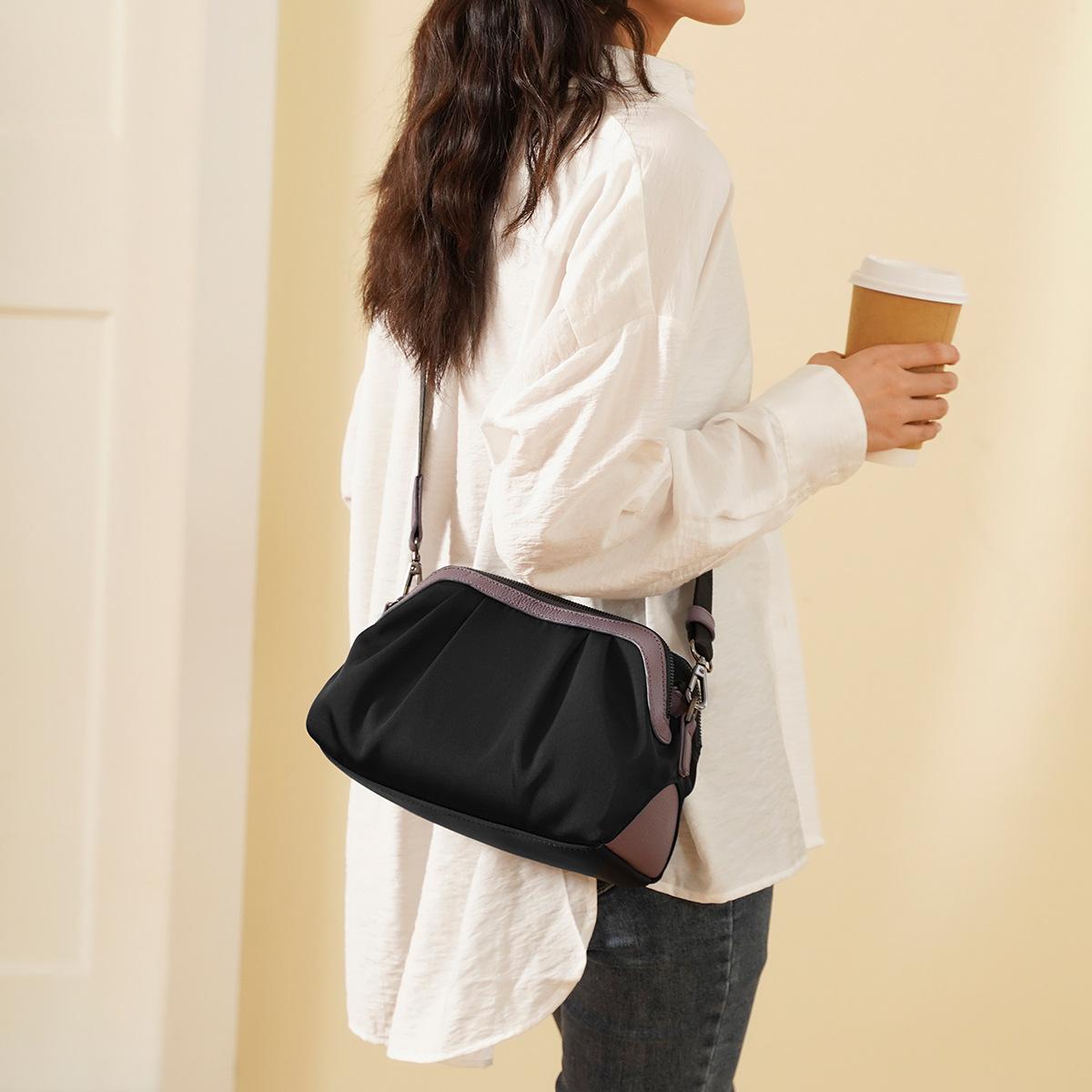 

Leisure Women s Shoulder Bag, Waterproof Canvas Crossbody Bag, Top Layer Leather, Solid Color Shoulder Bag, Simple Design чёрный