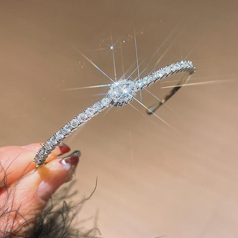 Fashionable Copper Plated Geometric Oval Cuff For Unique Personal Style