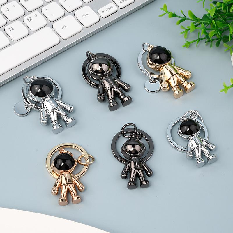 Astronaut astronaut keychain creative car men's metal key pendant personalized car logo key chain gift