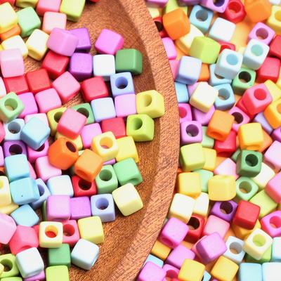 Fai da te 40 Pezzi 7mm Per Creazione di Gioielli Perline Sciolte Quadrate Ciondoli Pendenti Colore Caramella Collana Bracciale