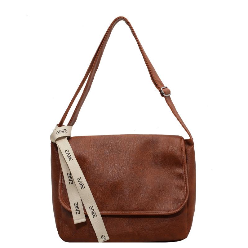 

Зимняя новая студенческая сумка большой вместимости на плечо из ПУ мягкой кожи, модная универсальная нишевая дизайнерская сумка-мессенджер коричневый