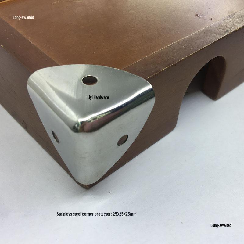 Protection d'angle en acier inoxydable 25x25 mm pour boîtes et étuis