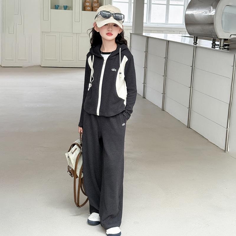 

Girls 2025 Autumn Casual Two-Piece Set: Sporty Jacket & Wide-Leg Pants 140 cm