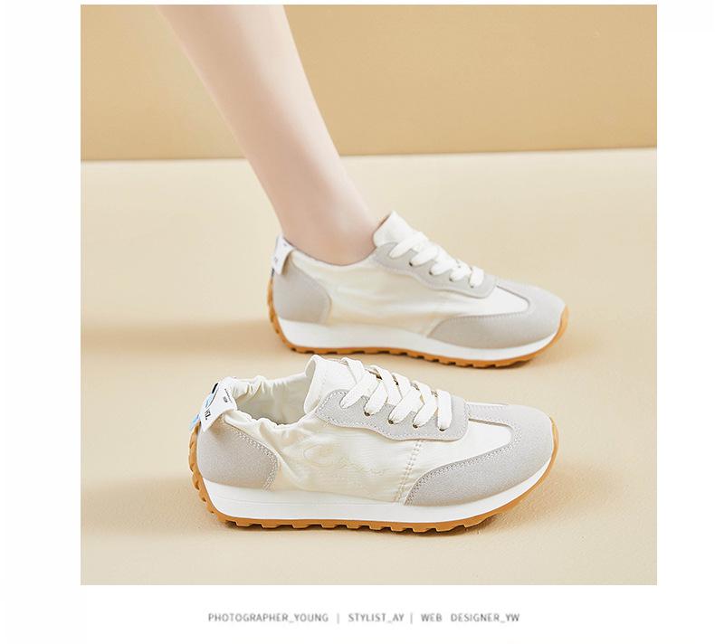 Trendy koreańskie 2025 damskie trampki Forrest Gump: Oddychające, codzienne buty do biegania dla studentów, edycja letnia (JCF-205).