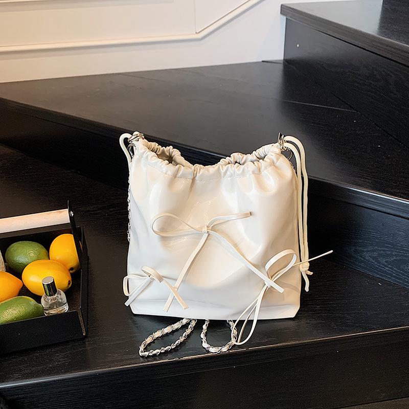 Rucksack mit Schleifenfalten Damen neue Mode Kettentasche Sommer vielseitiger Rucksack mit großem Fassungsvermögen