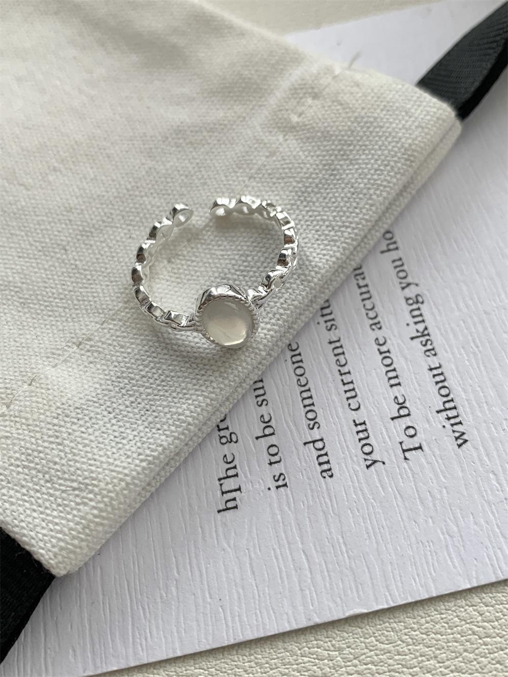 

Женское овальное кольцо с белым агатом 2025: Высококлассное, новое корейское открытое кольцо с уникальной индивидуальностью