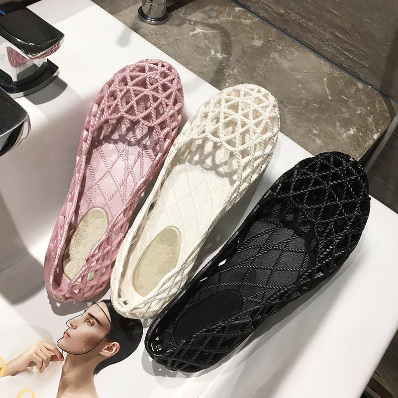 Fashion 2025 new beach sandals for women's summer fashion hollow flat toe anti slip soft bottom breathable jelly plastic Flat shoes