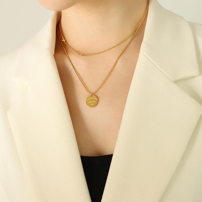 European-American Colorfast Thin Snake Bone Chain Necklace with Round Cross Zirconia Pendant, Gold-Plated Titanium Steel