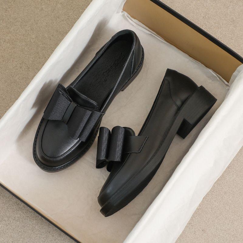 Leather small leather shoes women's new spring flat bottom comfortable black work soft bottom spring and autumn