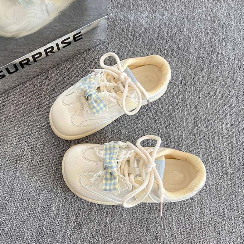 Cute Bear Board Shoes Women's New Autumn Versatile Puffs Casual Little White Shoes Retro Thick Sole