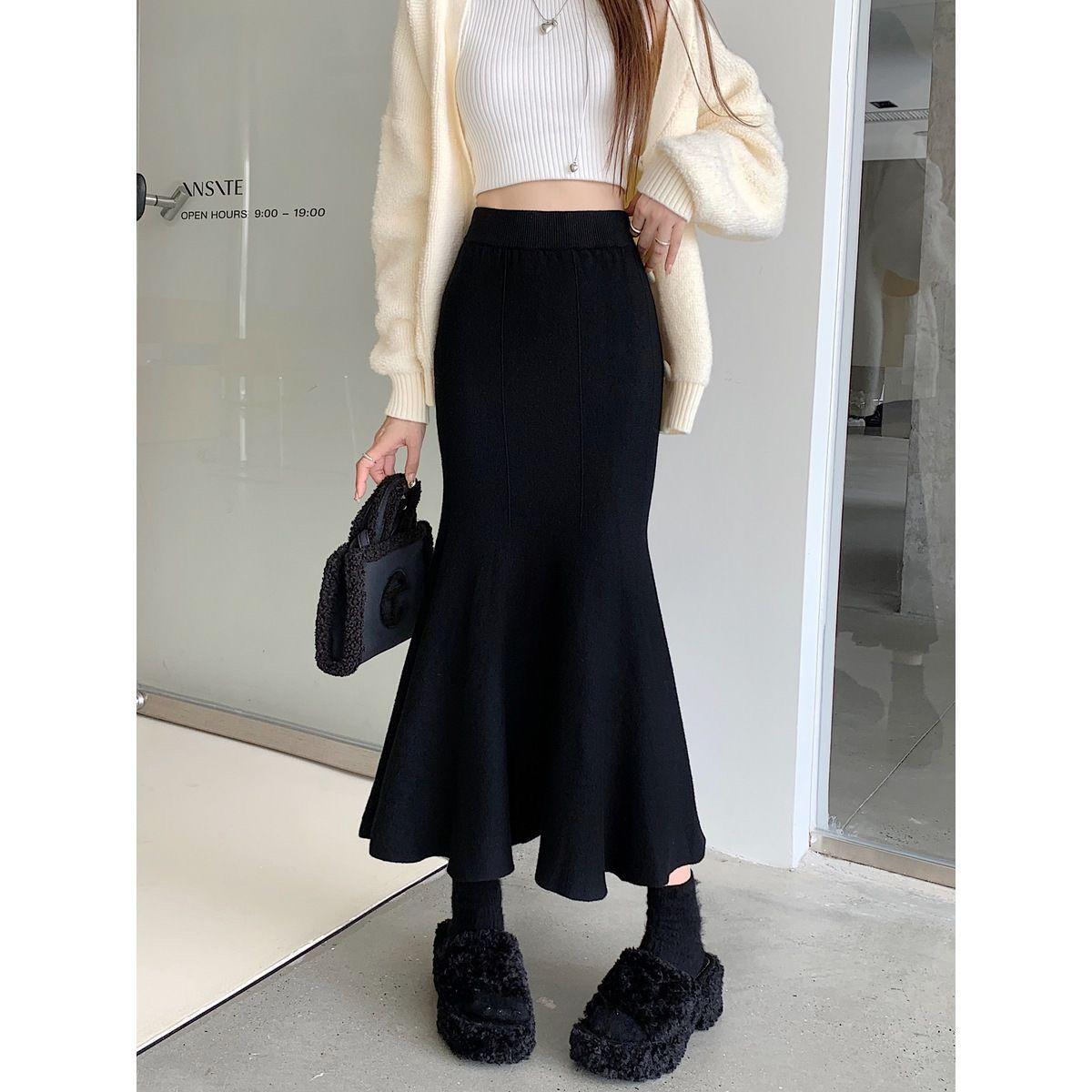 

Утолщенная вязаная юбка-миди с разрезом-рыбьим хвостом абрикосового цвета - Стройнящая, с высокой талией, универсальная для осени/зимы One Size чёрный