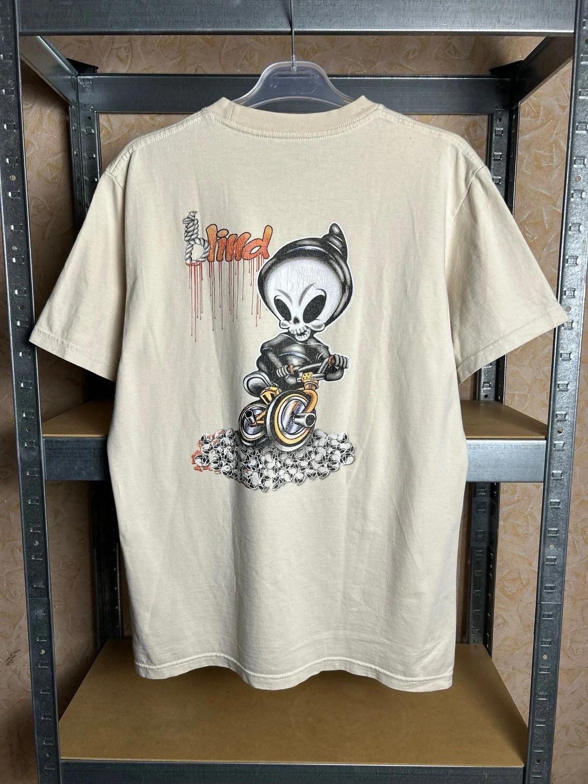 Vintage 90s Blind Skateboards Streetwear Graphic T-shirt Size M 4XL