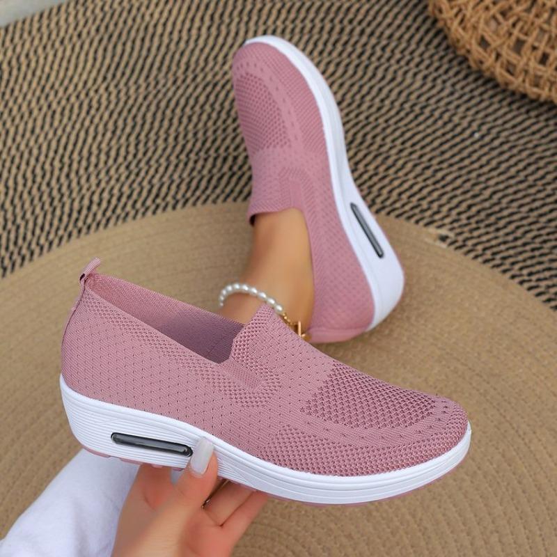 Women New Foreign Trade Wholesale Mom Shoes, Breathable Fly-knit Slip-on Platform Height-increasing Soft Sole Casual Sneakers