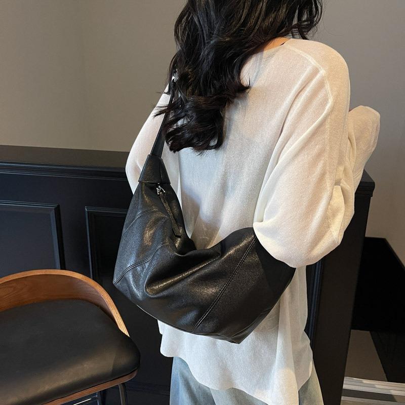 Niche retro lazy wind messenger bag women's winter new versatile simple commuter shoulder dumpling bag