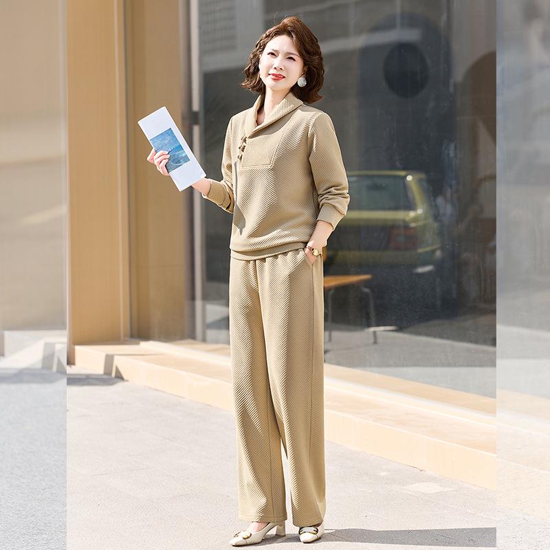 

Mom s 2026 Vintage-Style Spring Suit: Stylish, Updated Casual Sportswear for Women 2XL (105-120 lbs)