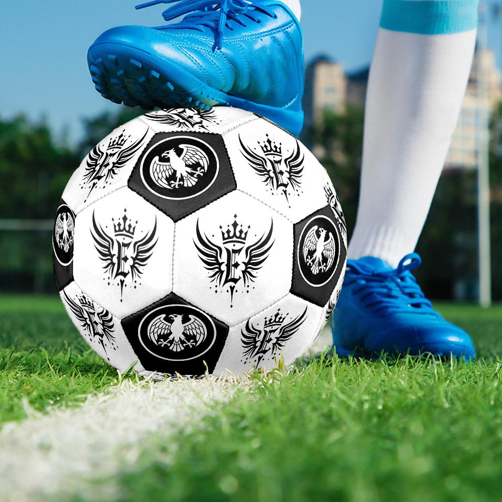 1PC Royal Emblem Eagle Symbol Badge Soccer Ball Size 5 Football Machine Sewn Indoor/Outdoor Universal Football S44