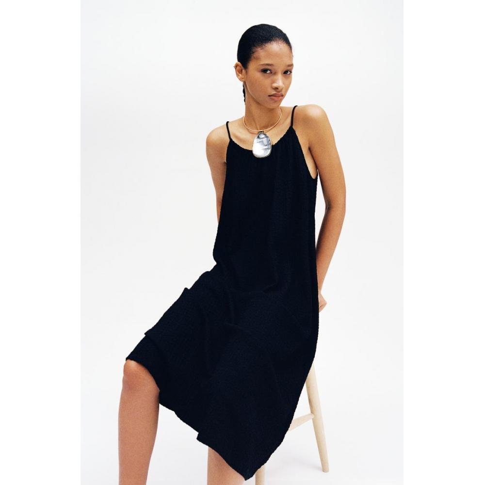 

Платье из фактурного трикотажа HM, черное