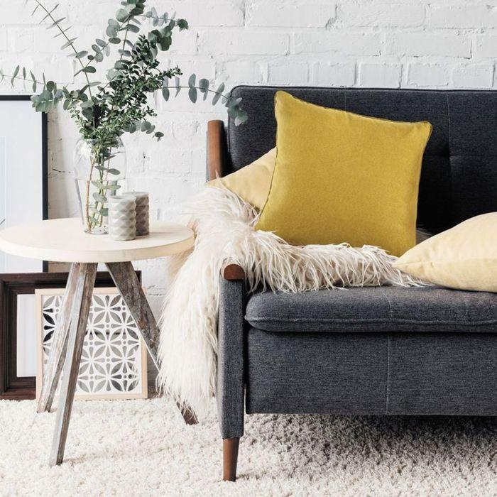 Coussin en suédine jaune 40x40