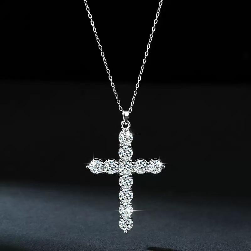 Hot Selling Fashion Luxury Moissanite diamond Sterling Silver Cross Pendant Necklace with Certificate in Europe and America