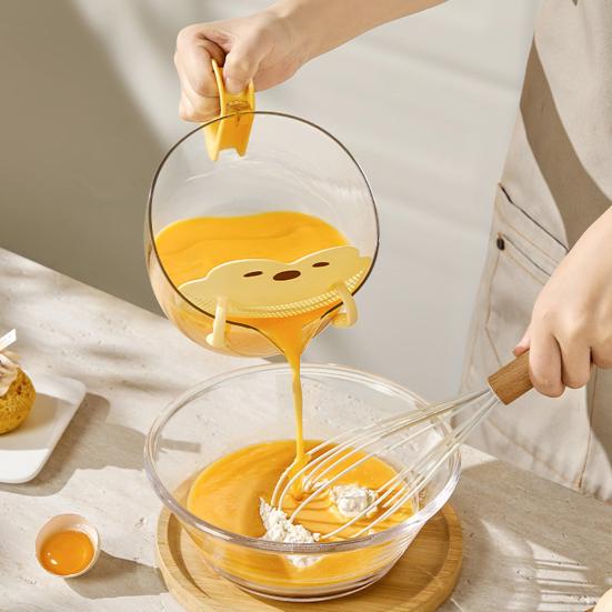 Egg Beating Cup with Handle And Filter Plate Plastic Measuring Cup for Cooking And Baking Kitchen Supplies for Egg Liquid Filtration Fruit Cleaning