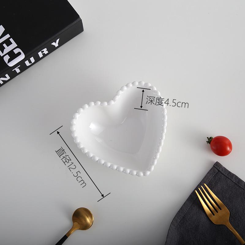 White Ceramic Heart Plate Delicate Salad Dessert Bowl Multi-Grid Snack Bowl Creative Peach Heart Cake Breakfast Plate Tableware