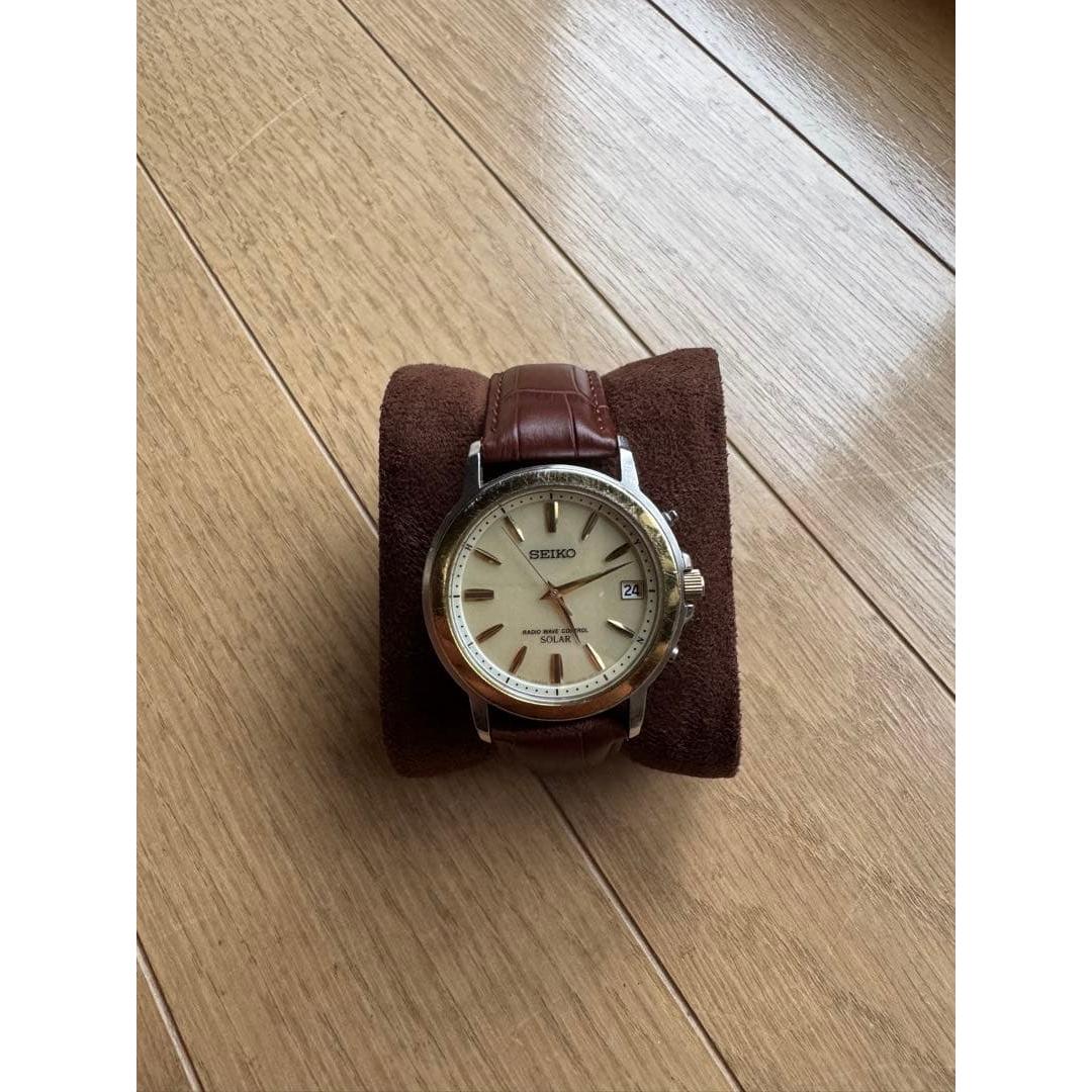 SEIKO watch quartz brown