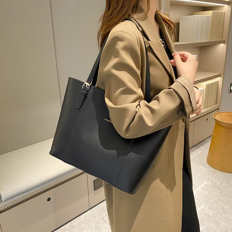 New color matching large-capacity tote bag women's fashion going out portable casual spring women's bag shoulder bag