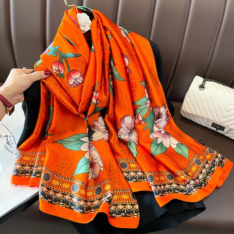 Retro Printed Scarf Fashionable and Versatile Silk Scarf for Women on Sun Protection Beach Towel Thin Warm Scarf