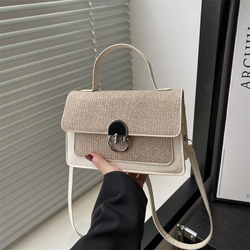 

Трендовая модная маленькая квадратная сумка контрастного цвета женская 2025 новая высококачественная текстурная сумка-мессенджер нишевая простая повседневная сумка через плечо