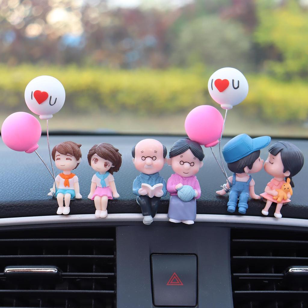 Adorable Kissing Couple Car Ornaments - Cute Interior Decorations for Cars