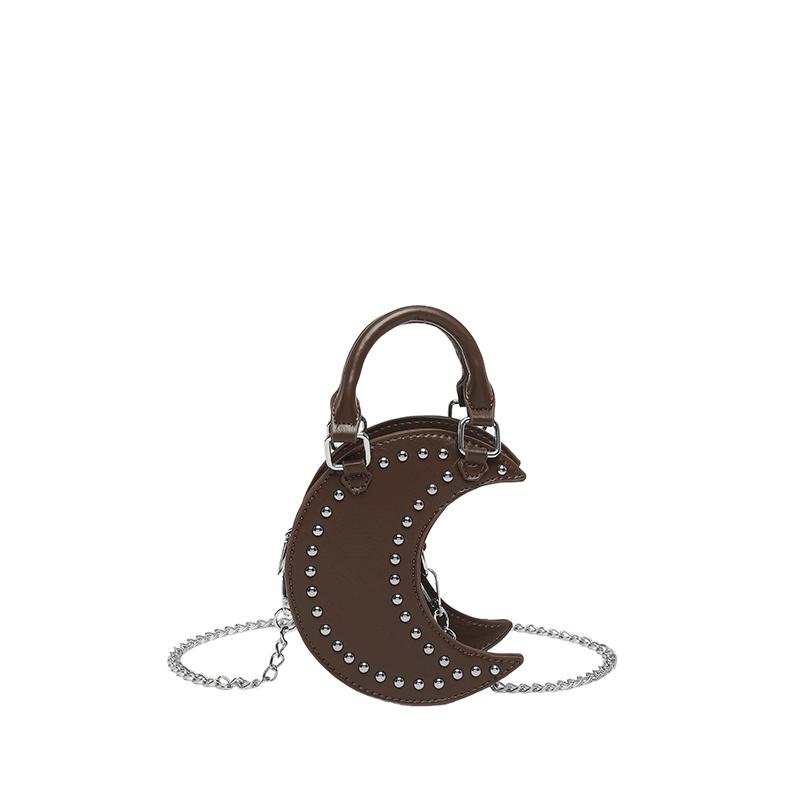 

2026 New Y2K PU Moon Shape Rivet Fashion Mini Handbag for Women Punk Studded Chain Unique Crescent Shoulder & Crossbody Bag кавовий