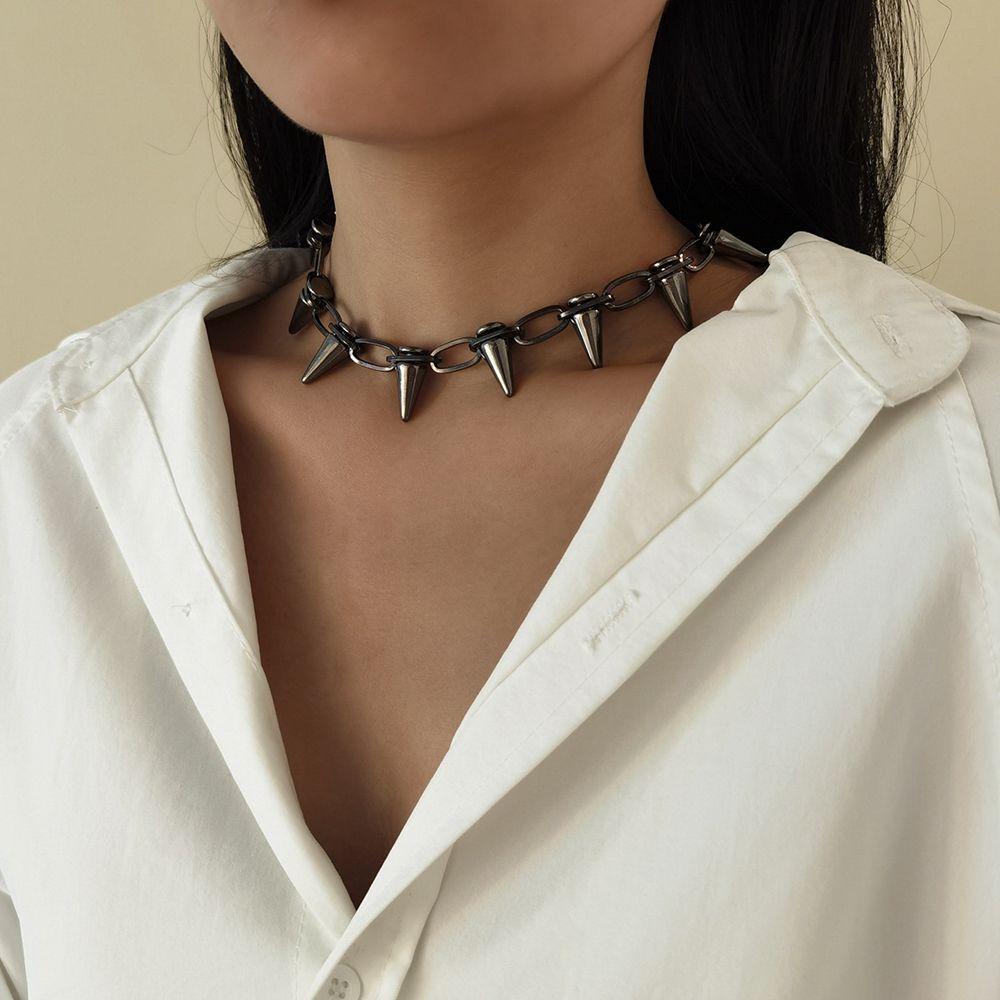 

Ожерелье Женское Ожерелье-чокер с заклепками Ожерелье в корейском стиле Панк-ожерелье Женская ключичная цепочка