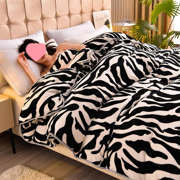 2026 Solid Color Thickened Milk Velvet Flannel Duvet Cover