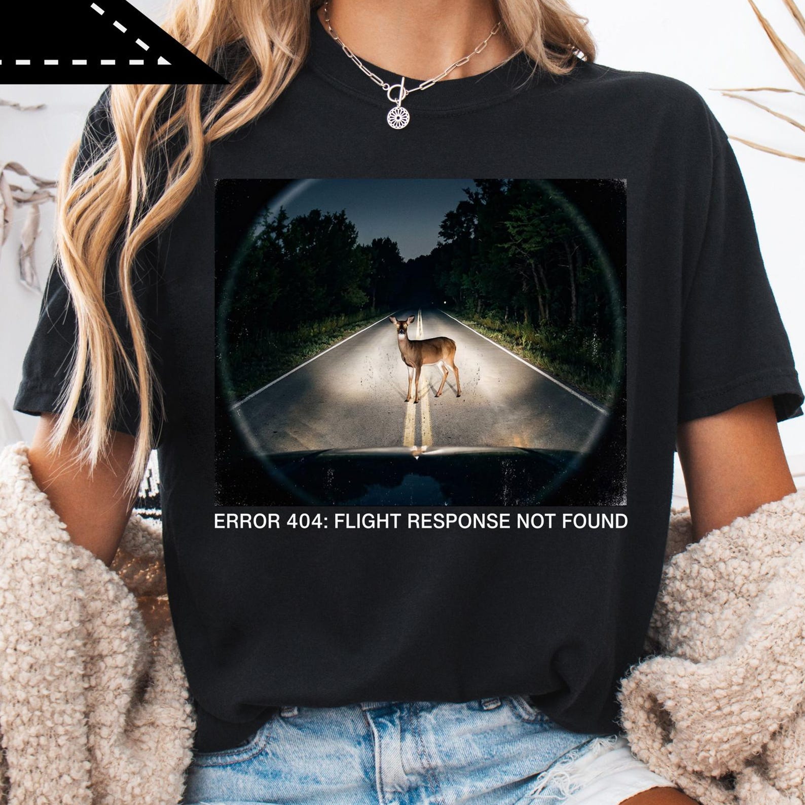 Comfort Colors Deer Road Graphic Tee, Error 404 Flight Response Not Found Shirt M