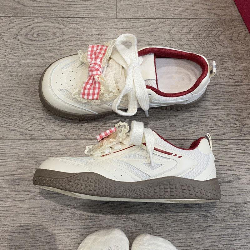 

Platform casual breathable sports shoes women s 2025 new spring Guochao niche original strawberry bow German training shoes 40 бежевый