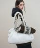 Leathery Cloud Padded Bag [Black]