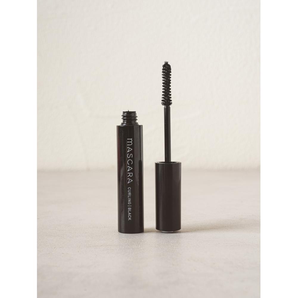 Daiso Lovely Makeup Curling Mascara