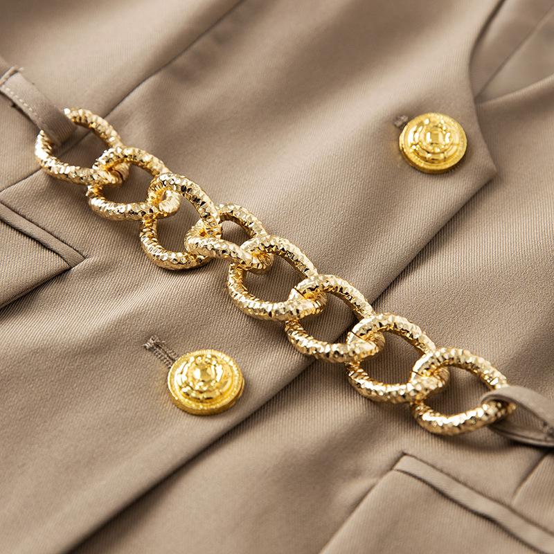 Moderner Göttinnen-Damen-Zweiteiler: Weste & Hose