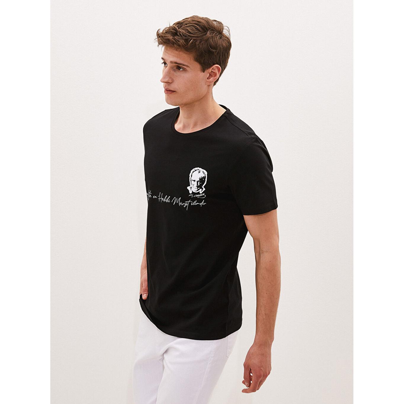 

Мужская футболка из чесаного хлопка с круглым вырезом и короткими рукавами с принтом Atatürk, черная